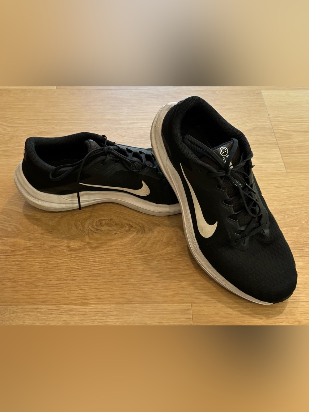 Nike Air Winflo 10 Black White Men Road Running Jogging Shoes.  Size 12.